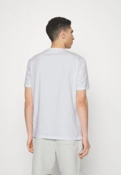 YOURTURN Unisex 5 Pack - T-Shirt Basic - White/Apricot/Light Blue -Kledingwinkel 0fc4b96e9e5d4d4289f2790dc8d4b287