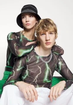 YOURTURN Unisex - Longsleeve -Black -Kledingwinkel 11e4b75ba17e4d299ac77c4582f0454d