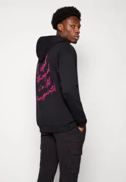 YOURTURN Embroidered Text Hoodie Unisex - Hoodie - Black -Kledingwinkel 1b00bdfa4f184078b8b4af421ae91c6b