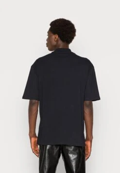 YOURTURN Unisex - T-Shirt Print -Black 7 YOURTURN Unisex - T-Shirt Print -Black -Kledingwinkel 1dec16ba161a4a96a2b68bf283b96a7d