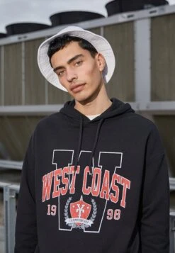 YOURTURN Sweater - Black -Kledingwinkel 1f3154b9ede24ff39ade37160d75e6b6