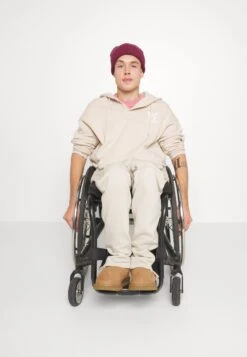 YOURTURN Trainingsbroek - Beige -Kledingwinkel 30a4bc65601f4a879bbe26118d38de02