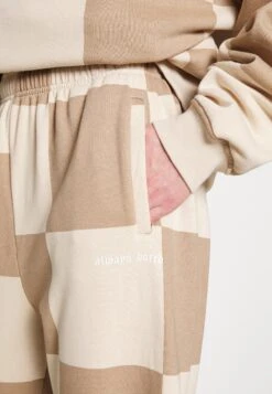 YOURTURN Unisex - Trainingsbroek - Beige -Kledingwinkel 36df42ddf7b9487a9196e20f8c749a1c