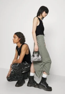 YOURTURN Slim Fit Ribbed Tank Unisex 2 Pack- Top - White/Black -Kledingwinkel 3e733c2a2ccf48edba8422cc9357963e