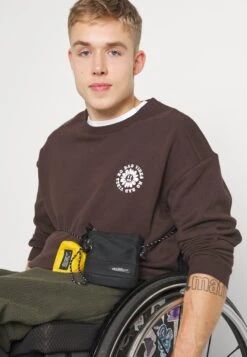 YOURTURN Unisex - Sweater - Dark Brown -Kledingwinkel 40b90b90aee84207a95b19f9c8e9e27f