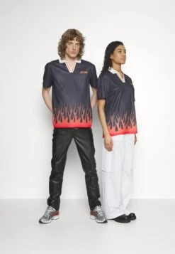 YOURTURN Unisex - Poloshirt - Black -Kledingwinkel 4678f97545fd44328bf766604433a07c