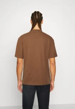 YOURTURN Unisex - T-Shirt Basic - Brown -Kledingwinkel 570b5c5105f447699dd0d96a5542f090