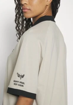 YOURTURN Multi Placement Polo - Poloshirt - Tan -Kledingwinkel 64bc182ade6a47d5a575cc07abbd7029