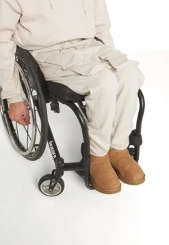 YOURTURN Trainingsbroek - Beige -Kledingwinkel 7bb3fa43c00b411a9ee8e8e4d18de31e