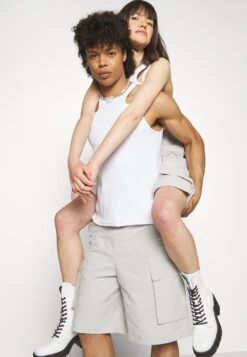 YOURTURN Unisex - Shorts - Light Grey -Kledingwinkel 85d9b741d2b249b68f2e49464d4e5111