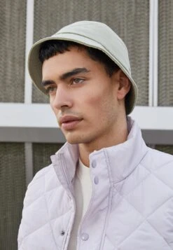 YOURTURN Unisex - Bodywarmer - Salmon -Kledingwinkel 90c0f55515ac46cb856ea8d98fa085ed