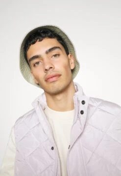 YOURTURN Unisex - Bodywarmer - Salmon -Kledingwinkel 90e8ba432e484d768a8645e8d256913b