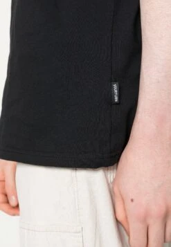 YOURTURN Graphic T-Shirt Beyond Unisex - T-Shirt Print - Black 9 YOURTURN Graphic T-Shirt Beyond Unisex - T-Shirt Print - Black -Kledingwinkel 914acf9eb0cf4c74baa0b6ba0726356c