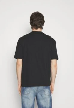 YOURTURN Fallen Schoolzi - T-Shirt Print - Black -Kledingwinkel 92ad55668a4147798c7b544728548f53