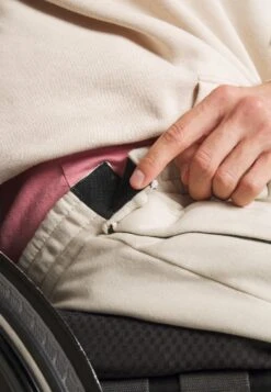 YOURTURN Trainingsbroek - Beige -Kledingwinkel 9381a5e35ebe4c33aaf15a37c764dc54