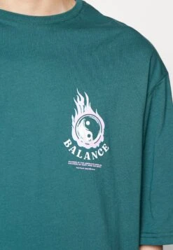 YOURTURN Unisex - T-Shirt Print - Dark Green -Kledingwinkel 962385b91f6d49f396df26b5fe35e38b