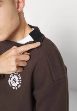 YOURTURN Unisex - Sweater - Dark Brown -Kledingwinkel 964f2731ca4a4cb3a55e0f8968af0e62