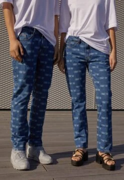 YOURTURN WincentWeiss Unisex - Straight Leg Jeans - Blue Denim -Kledingwinkel a5ddceb9deca42e4a92affcc74036bd6