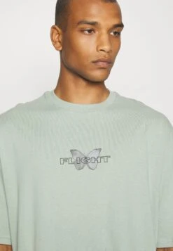 YOURTURN Unisex - T-Shirt Print - Green -Kledingwinkel a6fca6baafe241f4b1fa8b1e824e12ff