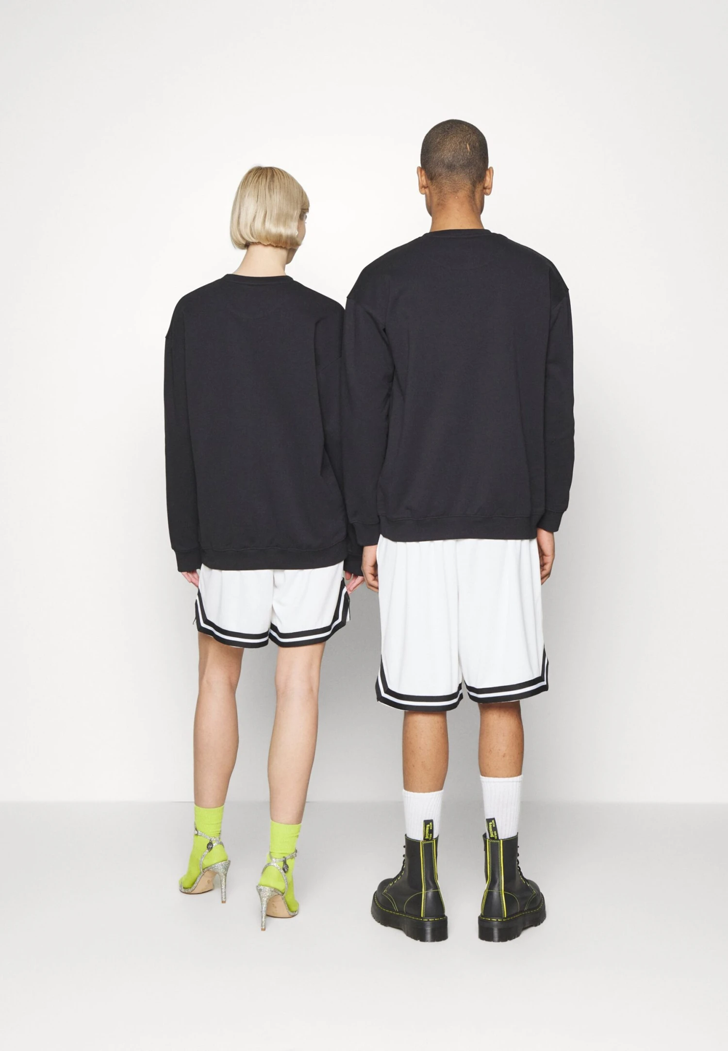 YOURTURN Care Bears Unisex - Sweater - Black 3 YOURTURN Care Bears Unisex - Sweater - Black - Afbeelding 3