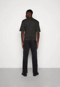 YOURTURN Unisex - Trainingsbroek - Black -Kledingwinkel b4ad6068df1f4c538a4520b01ec3793c