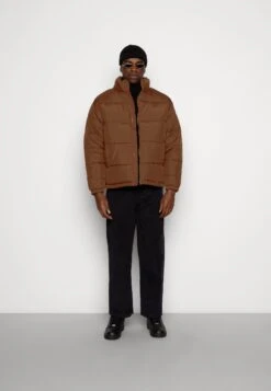 Kledingwinkel -Kledingwinkel b4de6cf8418c44aea5cc3c7fae0cf774