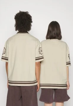 YOURTURN Unisex - Poloshirt - Off-White -Kledingwinkel b655314a0de44ac7819292d4eb2f4c5b