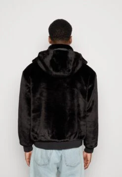 YOURTURN Winterjas - Black -Kledingwinkel b69717c3558e48f98329c556f739bf64