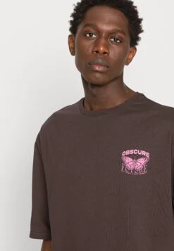 YOURTURN Nostalgia Future Tee Unisex - T-Shirt Print - Brown -Kledingwinkel c005d8a45c934be4a730896b82b831be