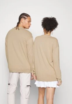 YOURTURN Crewneck With A Flower - Trui - Beige -Kledingwinkel c702416734614d469508f76616d3466f