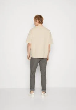 YOURTURN Graphic Tee Unisex - T-Shirt Print - Beige -Kledingwinkel c8293563e1094145a512e4cf53ccff3c