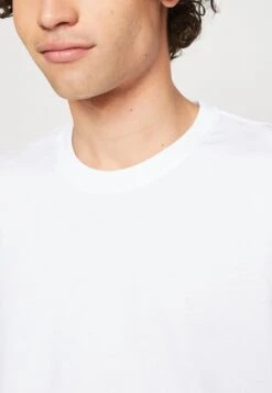 YOURTURN Unisex - T-Shirt Print - White -Kledingwinkel cf6aabb9470e4880b7566904721a6cd9