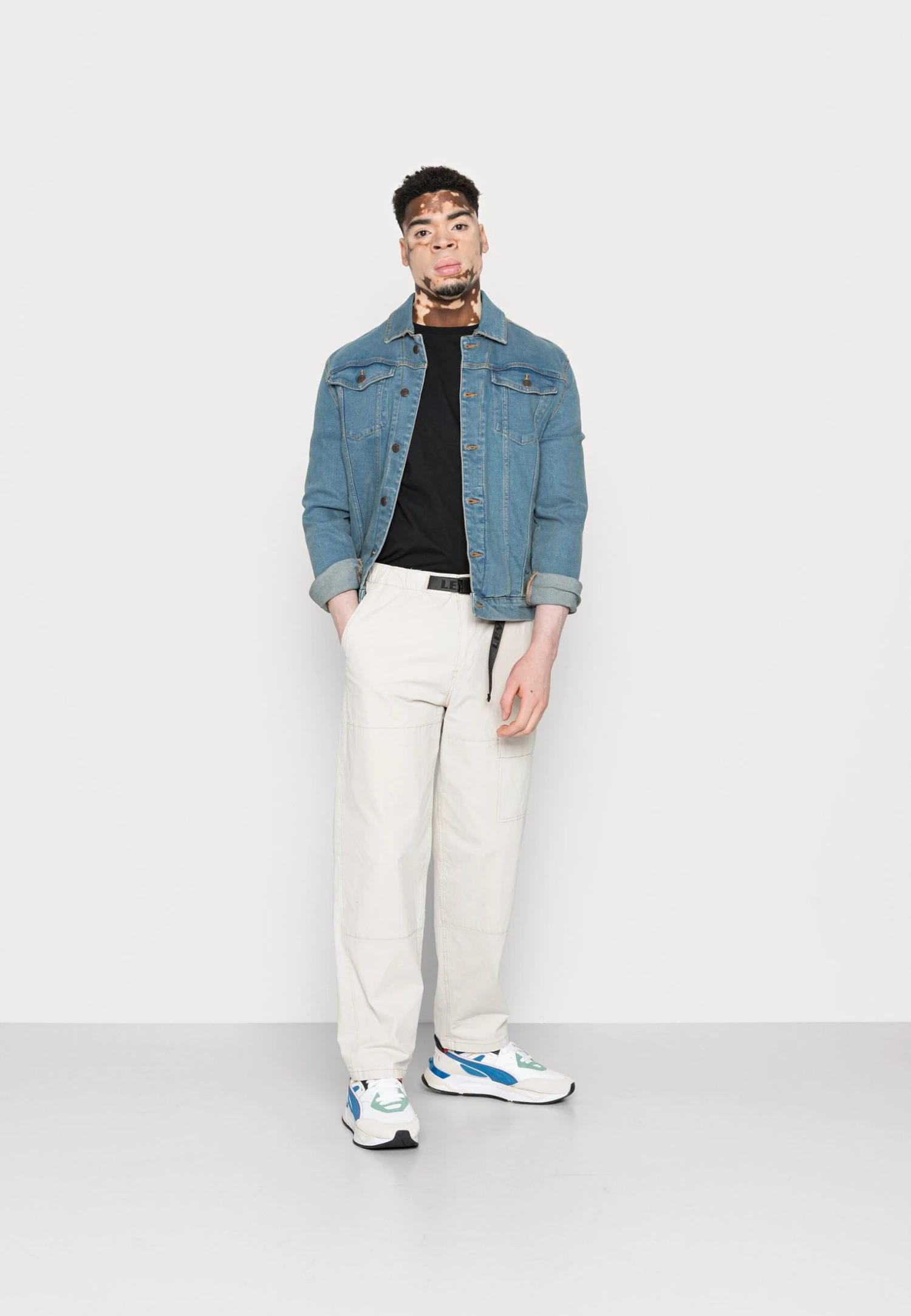 YOURTURN Graphic T-Shirt Beyond Unisex - T-Shirt Print - Black 2 YOURTURN Graphic T-Shirt Beyond Unisex - T-Shirt Print - Black - Afbeelding 2