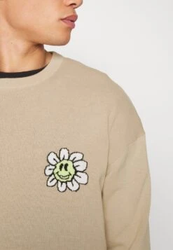 YOURTURN Crewneck With A Flower - Trui - Beige -Kledingwinkel dfaed8f3ebab418ea73d63153f391822