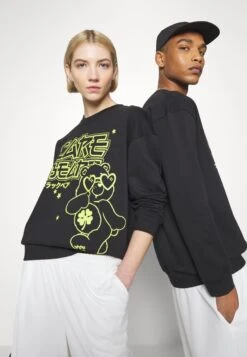 YOURTURN Care Bears Unisex - Sweater - Black 9 YOURTURN Care Bears Unisex - Sweater - Black -Kledingwinkel e33887706bac4586bf2c53e1397e0537