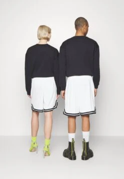 YOURTURN Unisex - Shorts - White -Kledingwinkel e54f457ef8e24e7c9a840a567120bedd