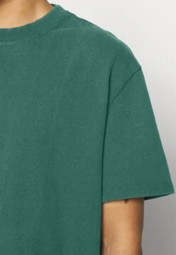 YOURTURN Unisex - T-Shirt Basic - Dark Green -Kledingwinkel eab23c23622e4a4a91b7a080d29e9423