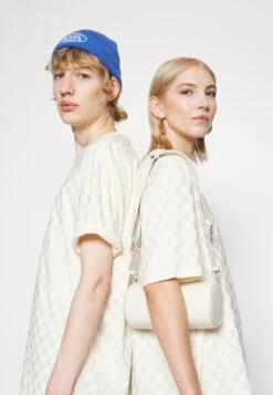 YOURTURN Unisex - T-Shirt Print - Off-White 9 YOURTURN Unisex - T-Shirt Print - Off-White -Kledingwinkel fa7453d204064ba09f85f2584051a1cd