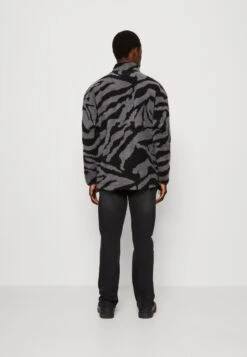 YOURTURN Unisex - Fleecejas - Grey 8 YOURTURN Unisex - Fleecejas - Grey -Kledingwinkel fb0a0ae1914e4939bc76695f0267d638