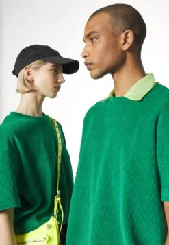 YOURTURN Unisex - T-Shirt Basic - Green -Kledingwinkel fe42032137b84feba7e6e68d933211ed